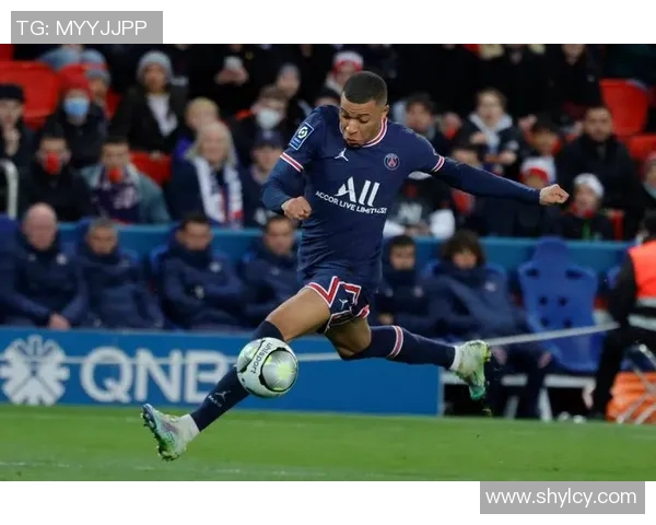 足球明星姆巴佩的独特技能与比赛风格分析